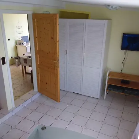 Appartment Eklis Mandre Exterior photo