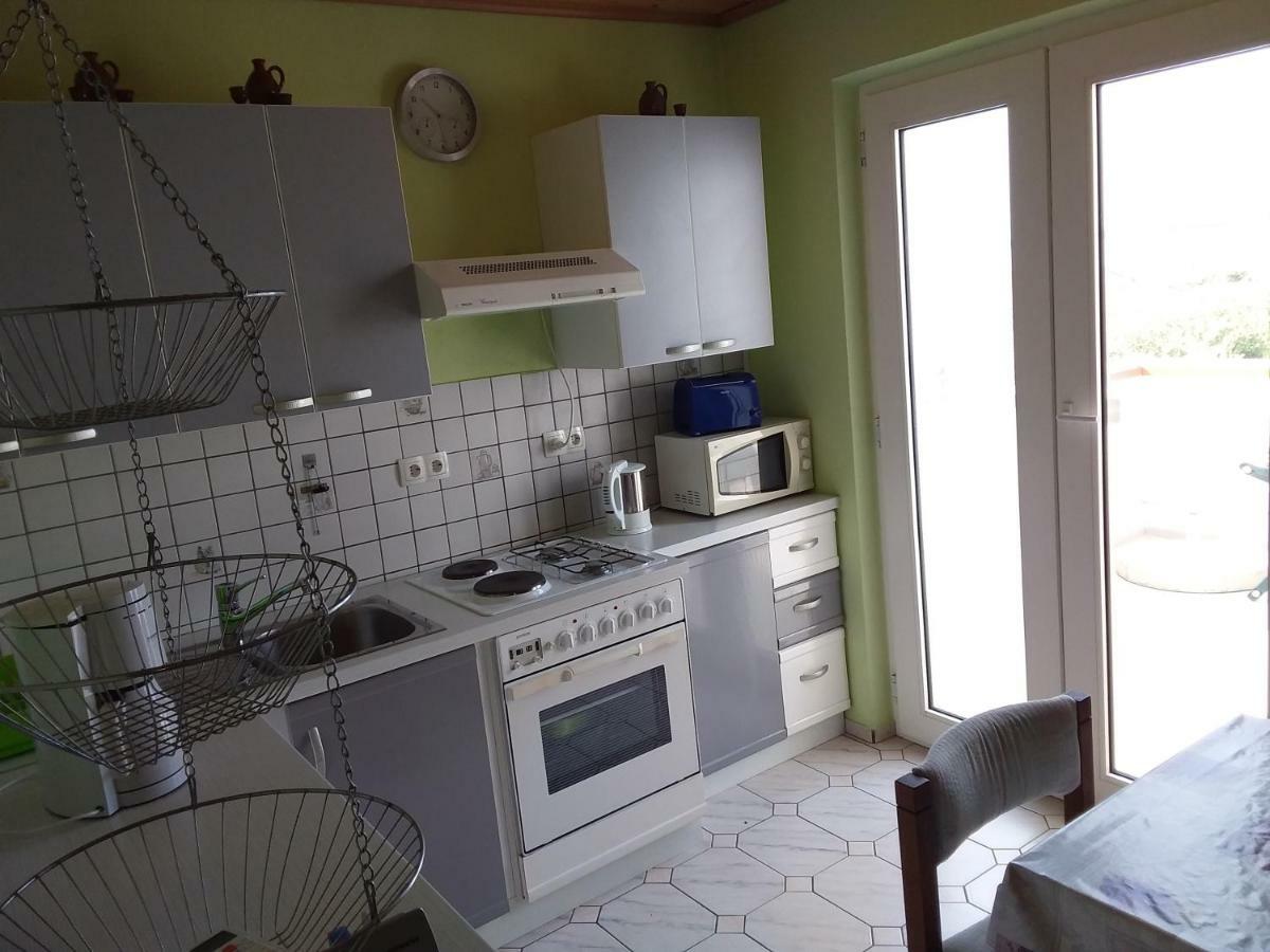 Eklis Apartment