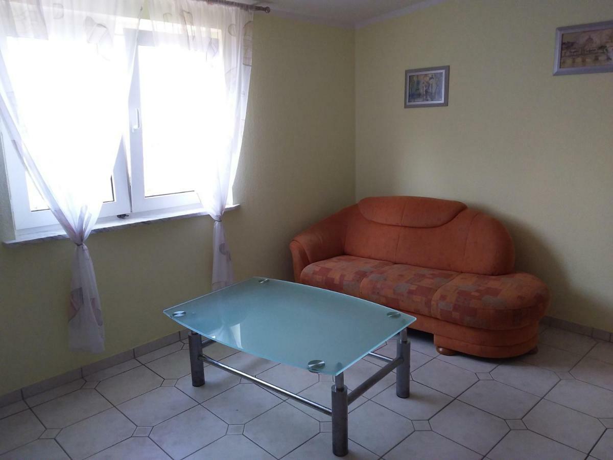 Eklis Apartment