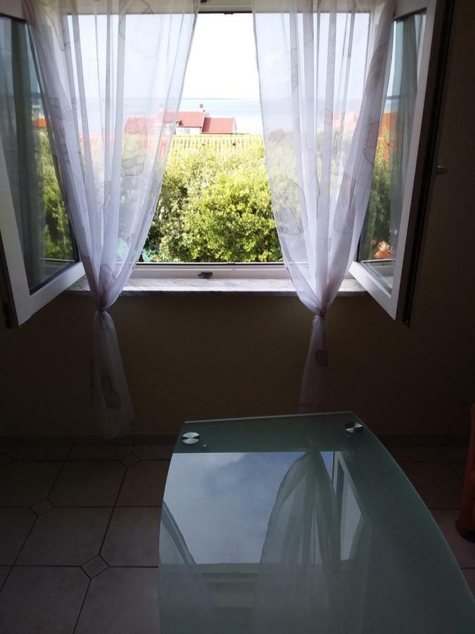 Eklis Apartment